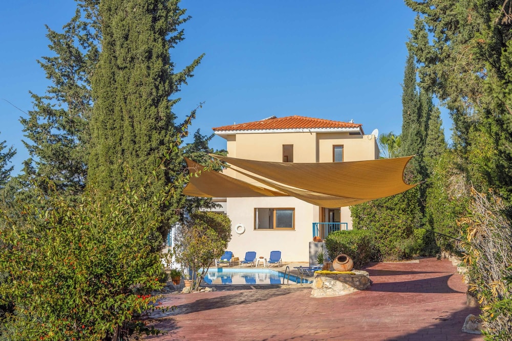 Apollon Dionysus Villa