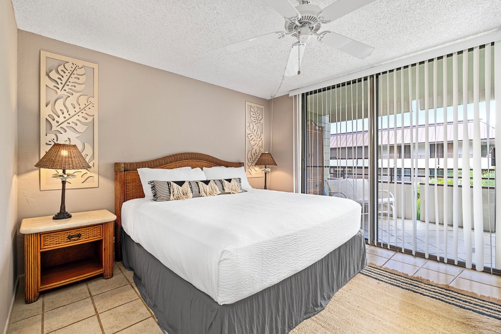 2br, 2BA Condo Across From Magic Sands Pool, AC, Tennis & Bbqs - Vrkcv
