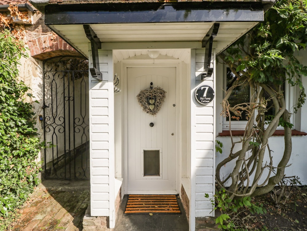 Old Pump Cottage