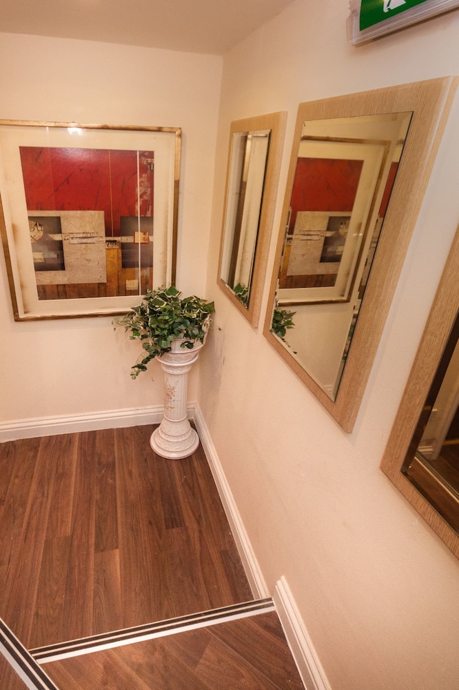 Oxford House Bed and Breakfast