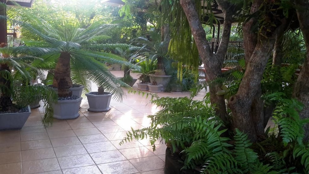 Maliwan Holiday Home