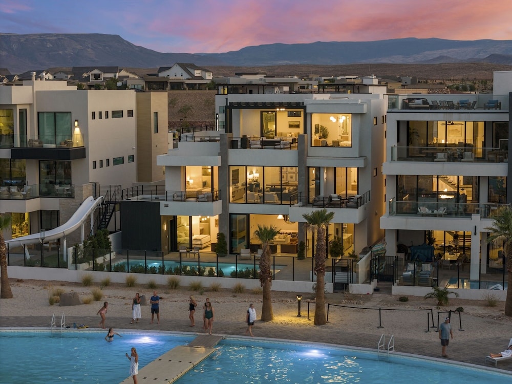 Luxury Beachside 7 Bedroom Home
