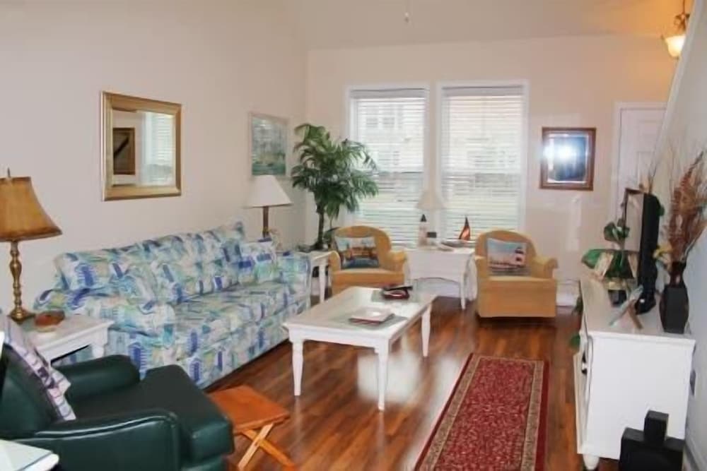 4604 Bay Village