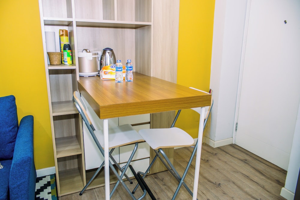 Cozy And Comfort 1Br With Walk In Closet At Pakubuwono Terrace Apartment