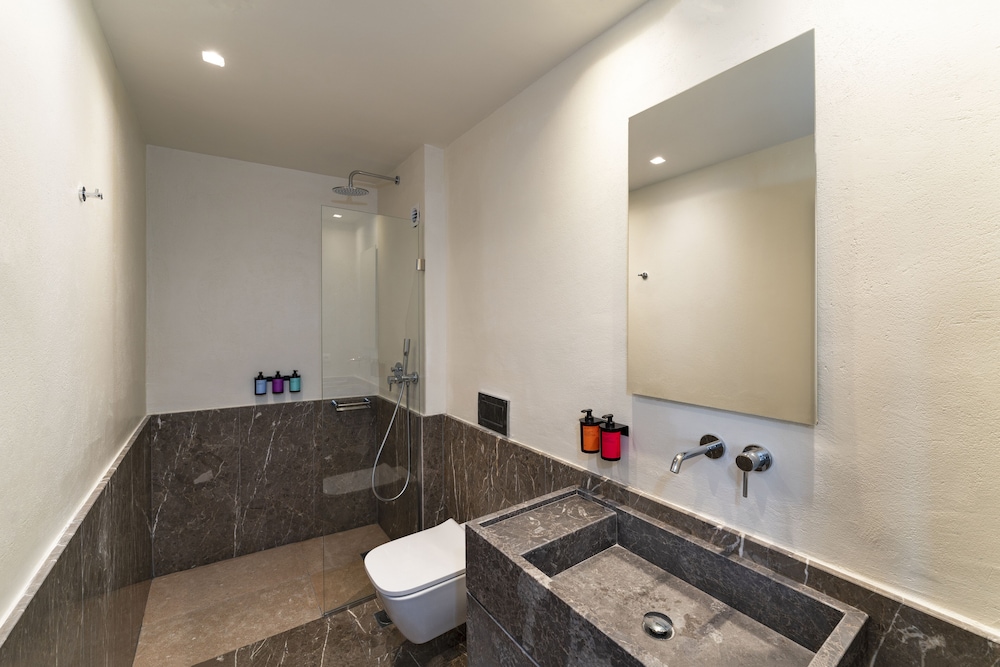 Maris Lindos, Suites and Apartments
