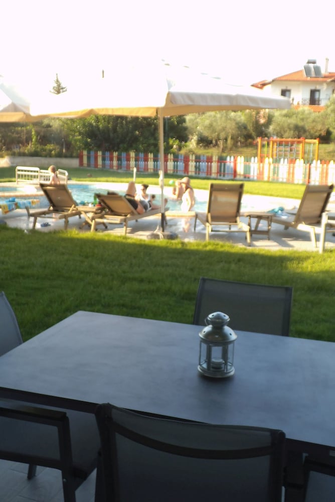 Finikas Garden Beach Resort Nikiti