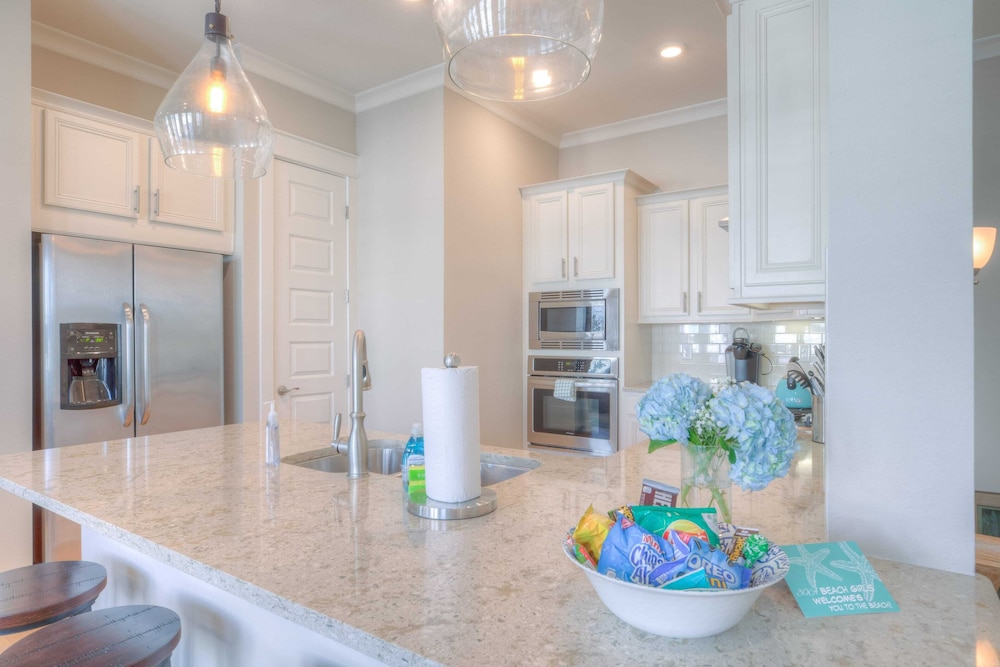 30A Sandpiper by Avantstay In Prominence, 2 Pools + Gym Access, 2 Bikes Incl
