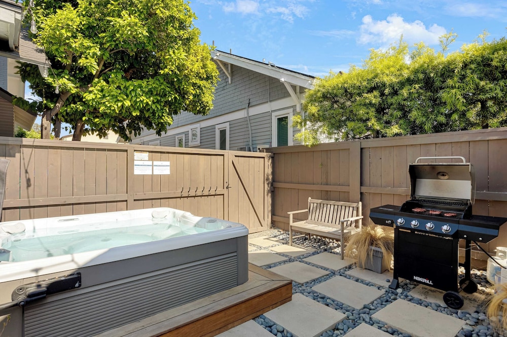 Luxe Backyard Oasis w/ Hot Tub Chic Design South Park Sanctuary