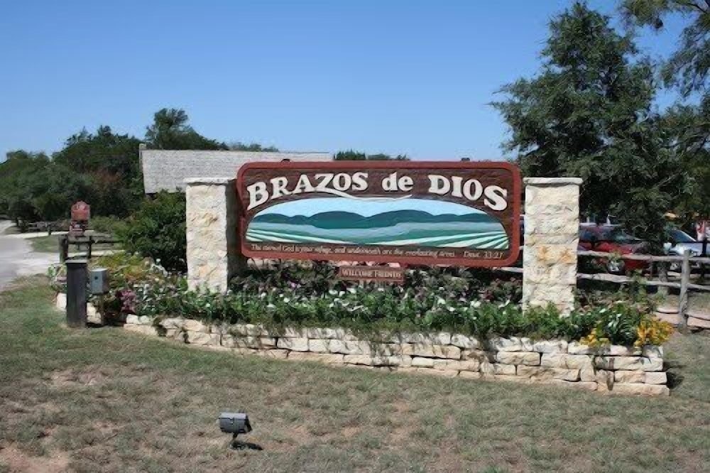 Waco Vacations - Cabin 2 Rental 15 Minutes From Magnolia and Baylor - Property Image 8