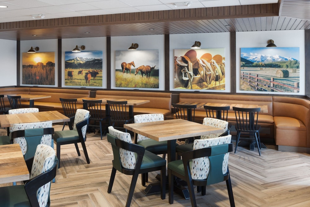 Montrose Vacations - Fairfield Inn  Suites by Marriott Montrose - Property Image 4