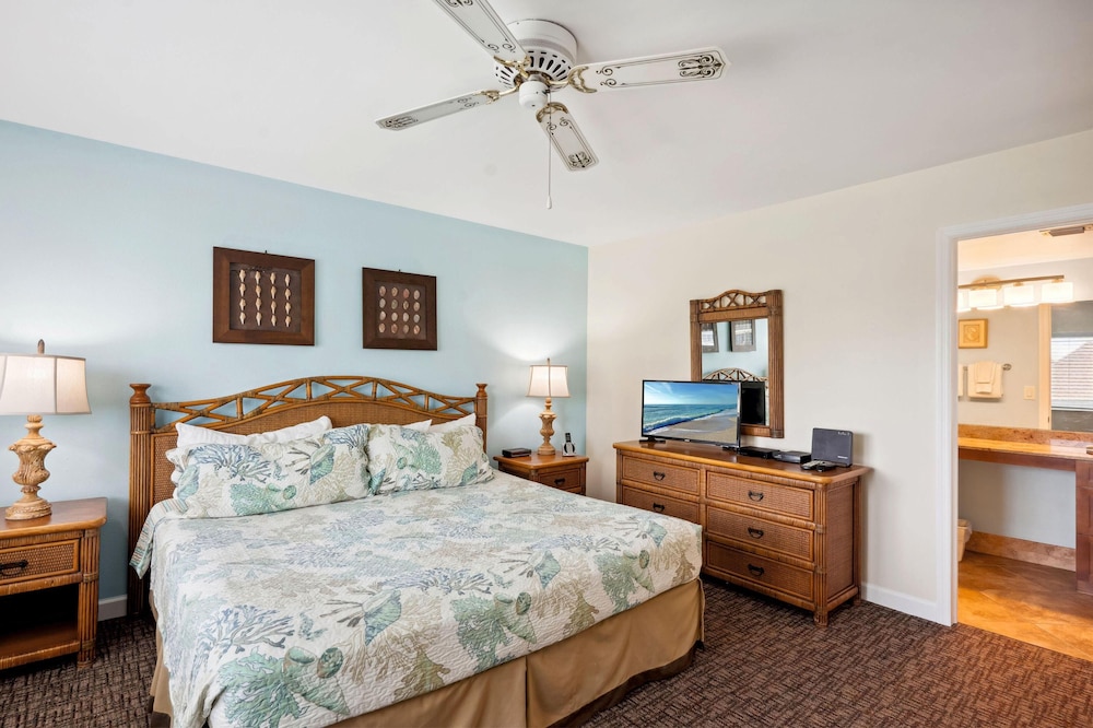 Land's End 11-307 Beach Front - Premier