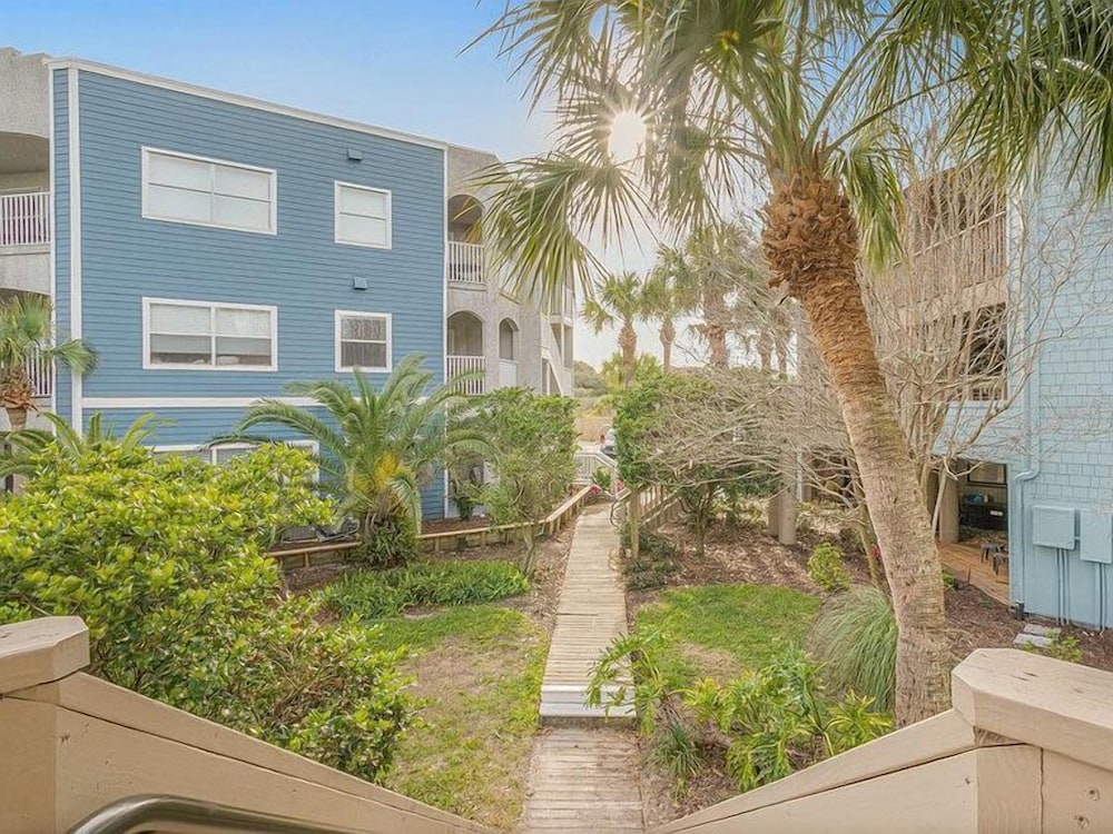 Unwind at St Augustine's Beachfront Oasis