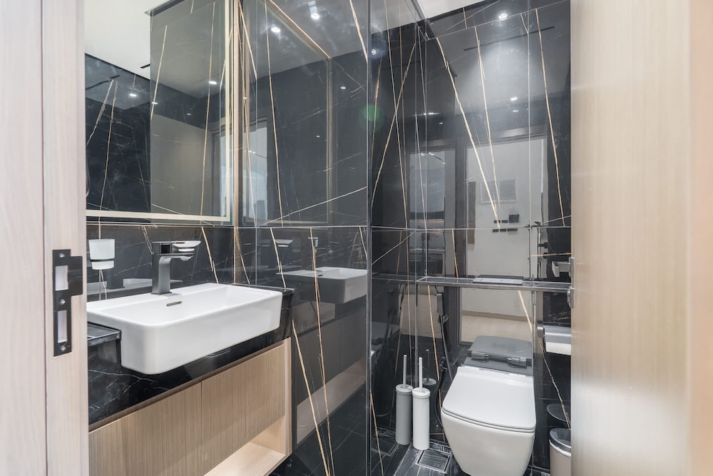 Peace and Tranquility in This 1 Bedroom in JVC
