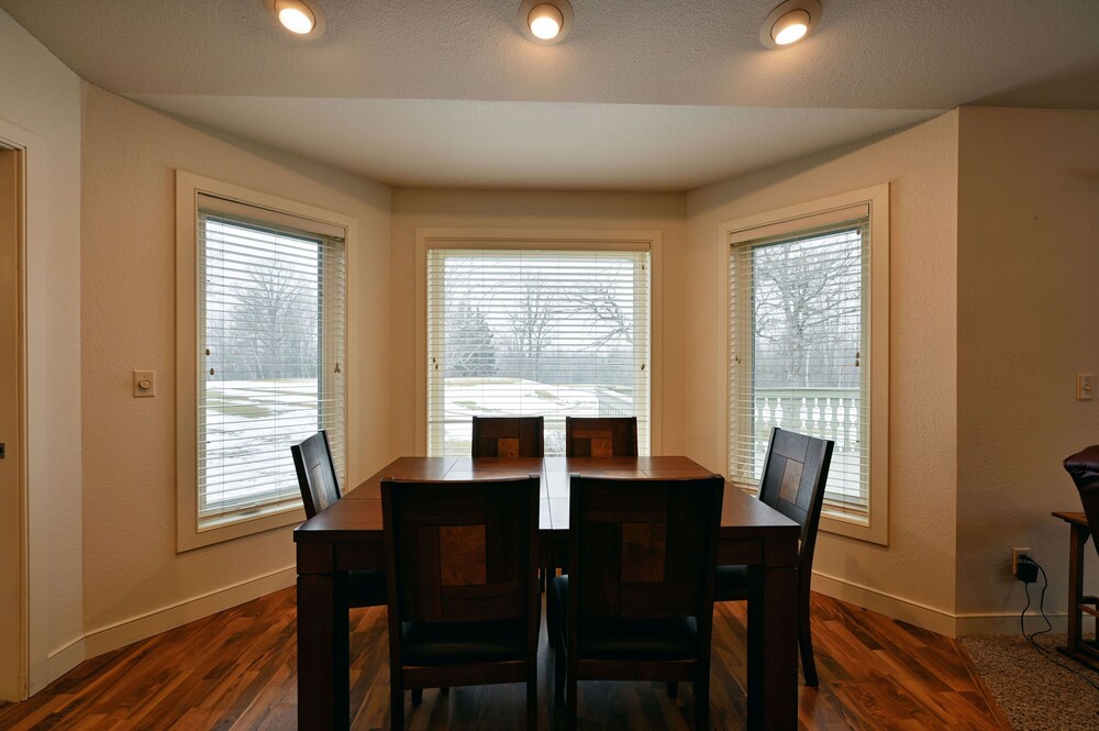 Unit 701 5 Bd 3 Ba 5 Bedroom Condo by RedAwning