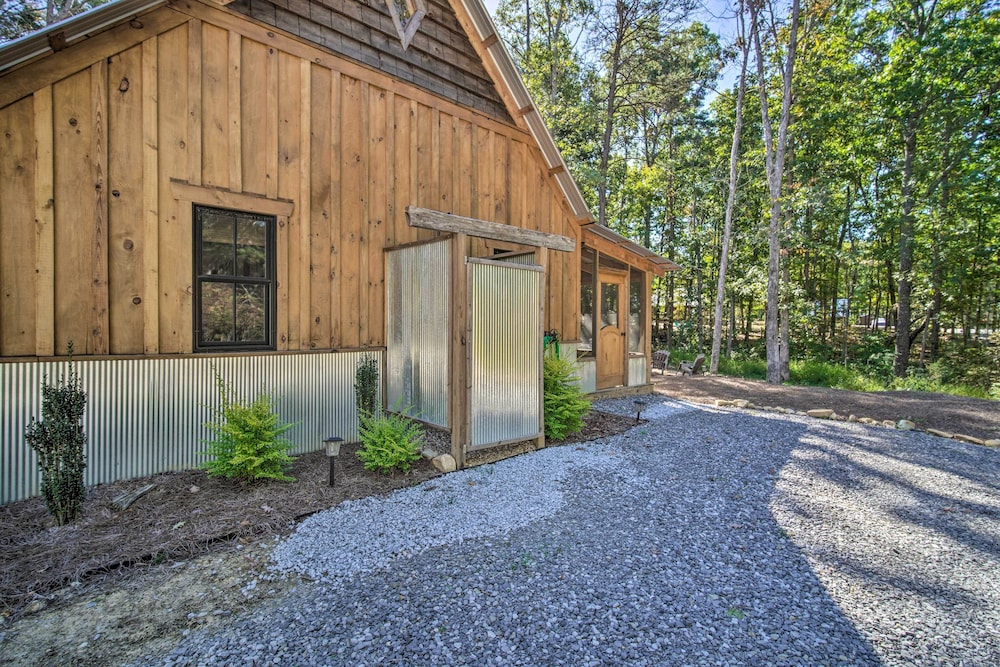 Stunning Cabin Getaway w/ Private Hot Tub! view 5