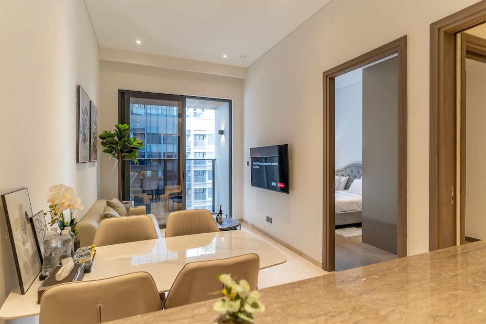 The MarQ Luxury 2BR Apt Central D1