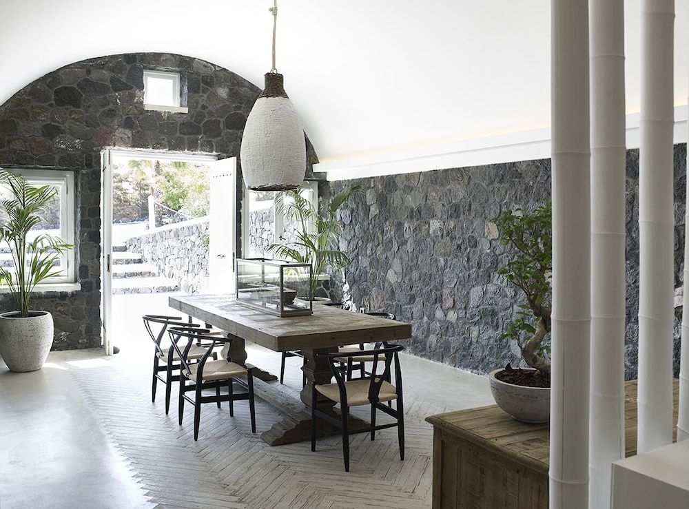 Amor Hideaway Villas