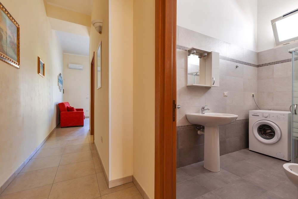 2033 Villetta Josè view 5