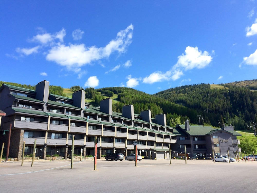 Hotel Edelweiss Condominiums - Image 1