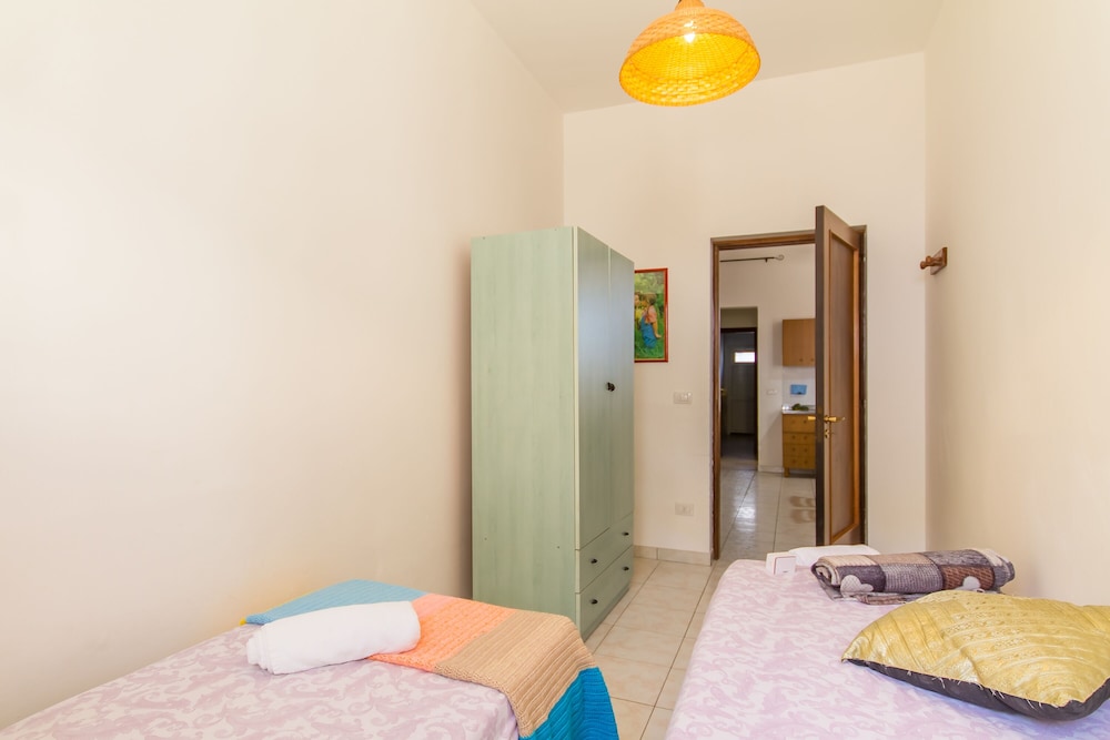 Casa Lory 1 near the sea view 4