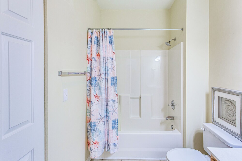 5 Mi to Shore: Condo w/ Patio in Sunset Beach!