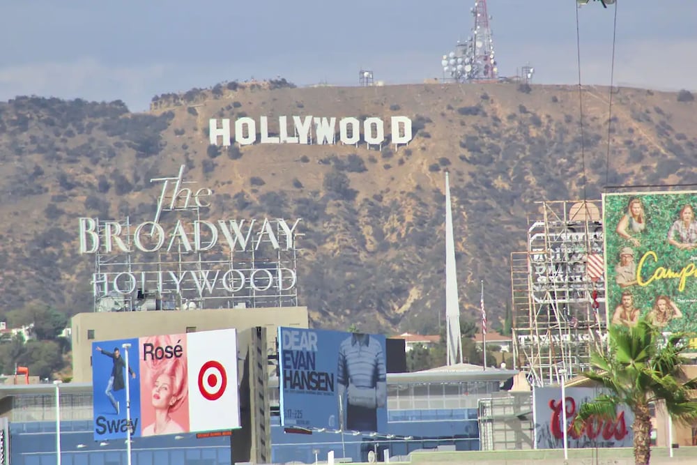 Los Angeles Deluxe Suites - 2 Bedrooms & 2 Bathrooms - Image 3