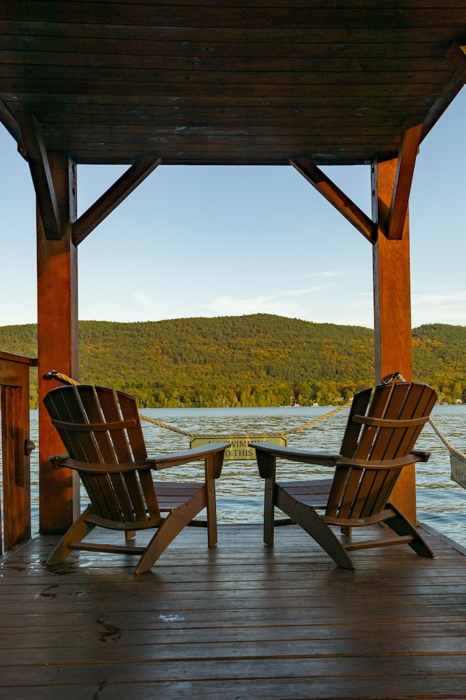 The Lake Motel