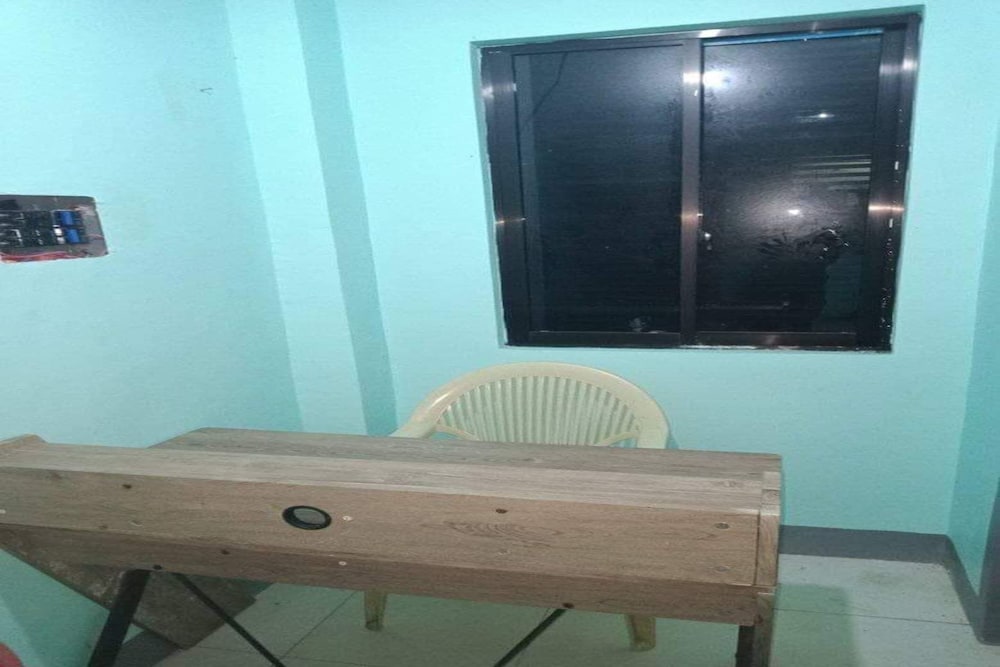 OYO 833 Ln Apartelle view 5