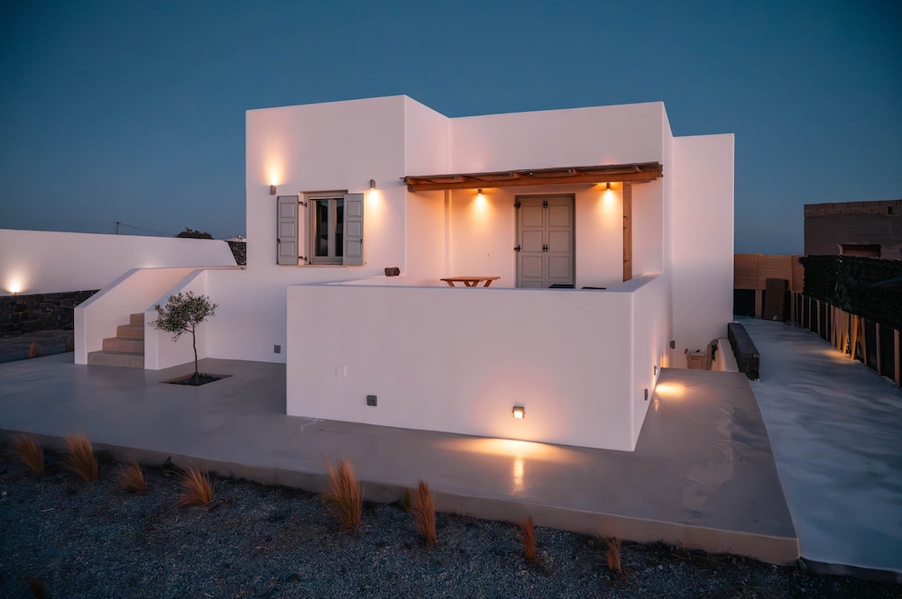 Assyr Getaway - Santorini Cozy Cycladic Retreat