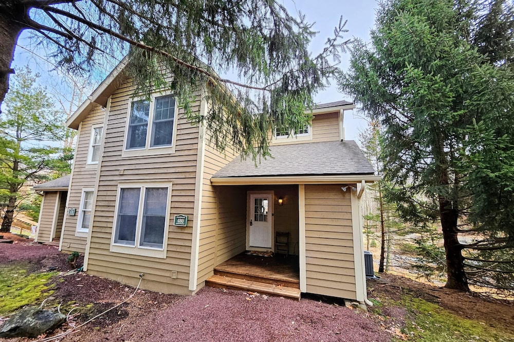 Summit Serenity by Avantstay Central Location w/ Mountain Views & Deck view 2