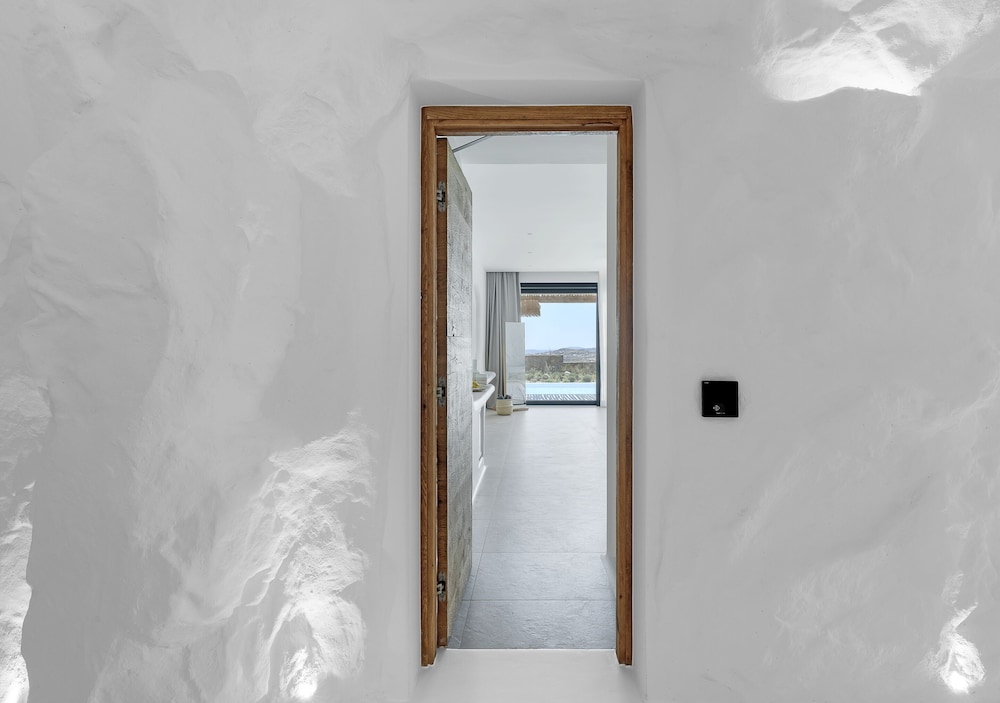 WhiteArt Suites