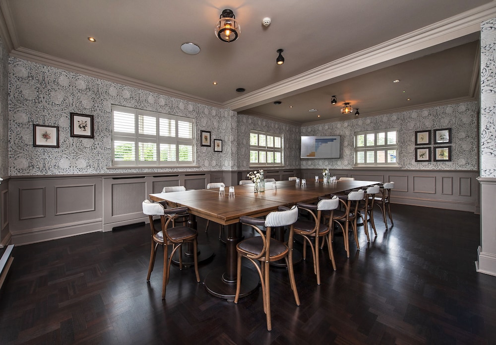Altrincham Vacations - The Bulls Head Hotel - Property Image 6