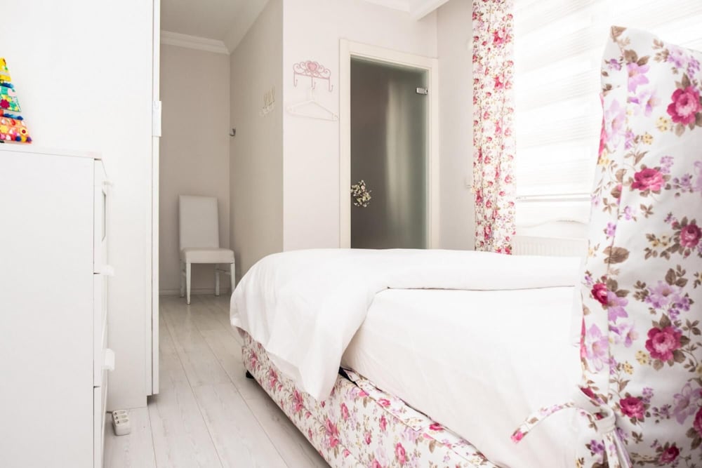 Central Flat Near Trendy Attractions in Kadikoy