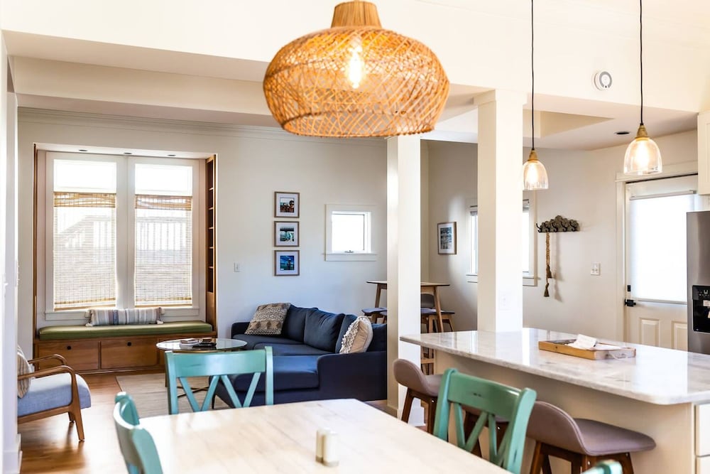 Days Like This -spacious Home Steps From the Beach