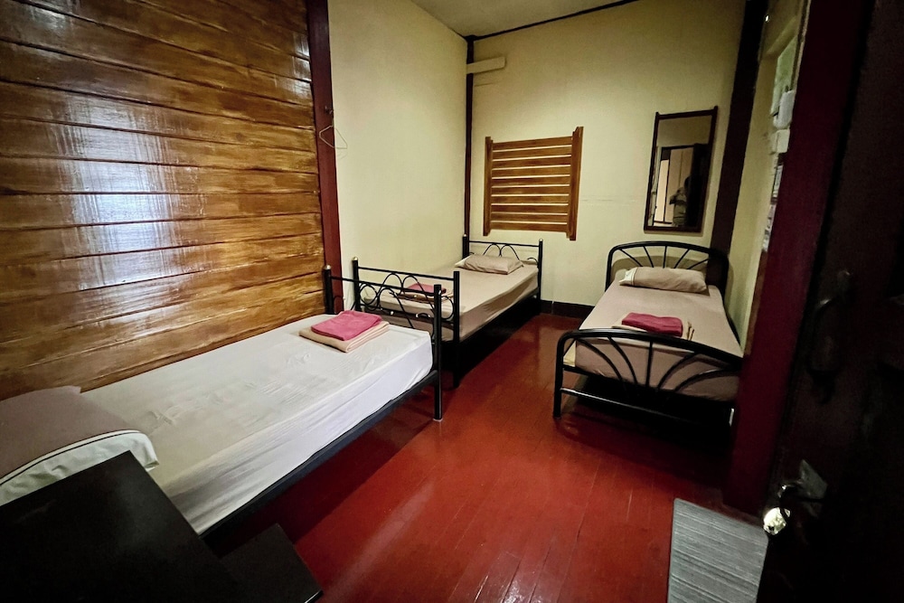 Baan Lanna At Phrasingh