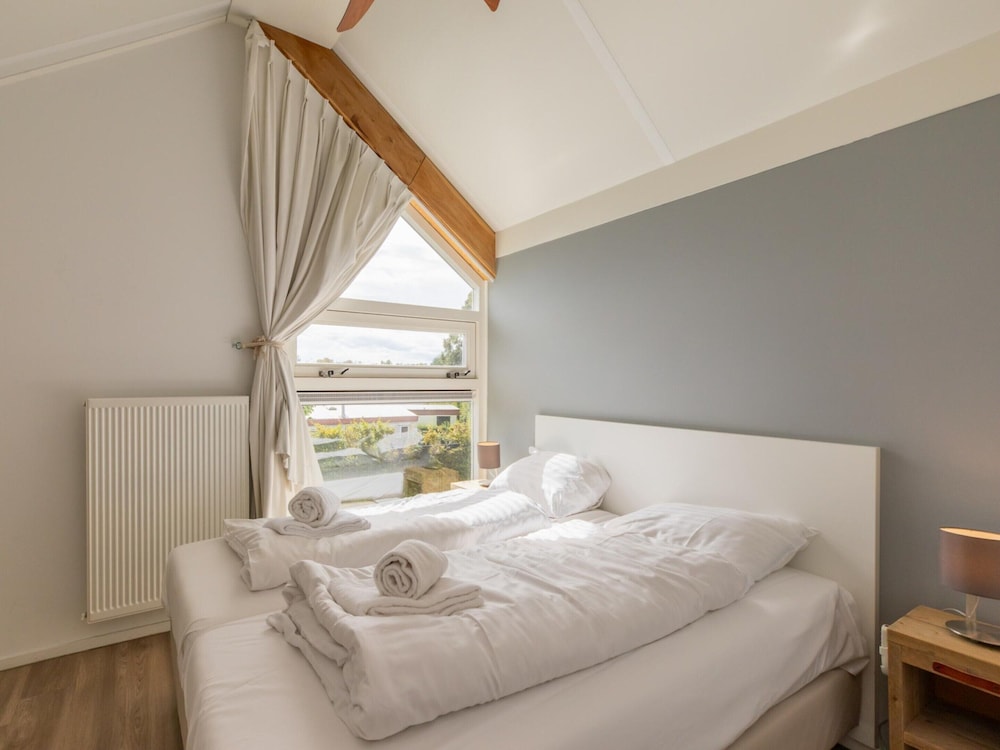 Enjoy Luxury and Comfort in Holiday Villa Kavel 10