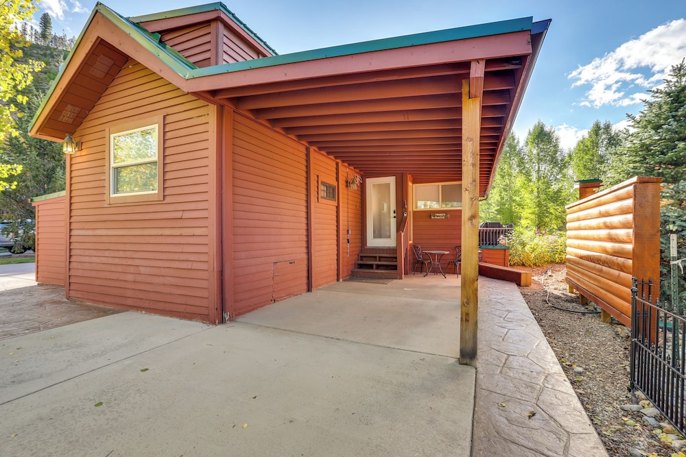 4 Mi to Ski Resort: Pet-friendly Breck Cabin view 5