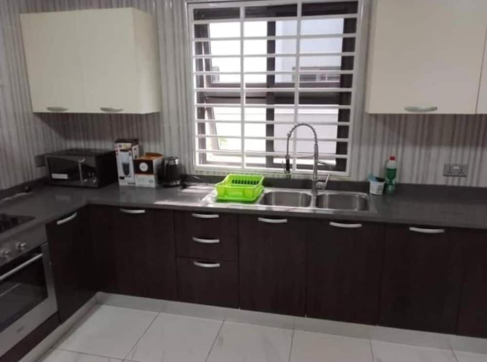 3 Bedroom En-suite House in Communication Hills, East Legon Hills