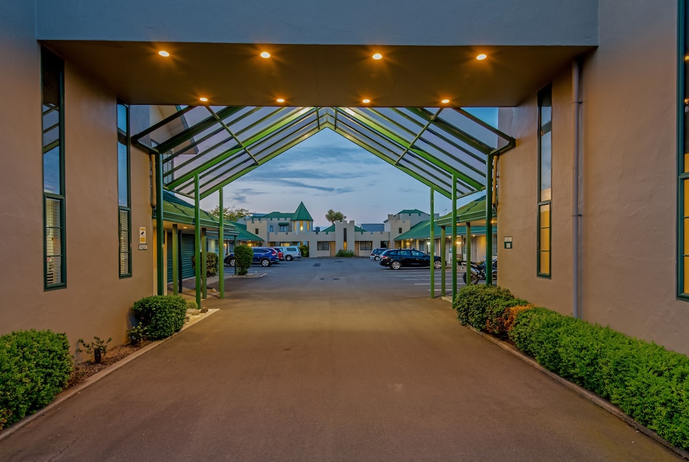 Camelot Motor Lodge