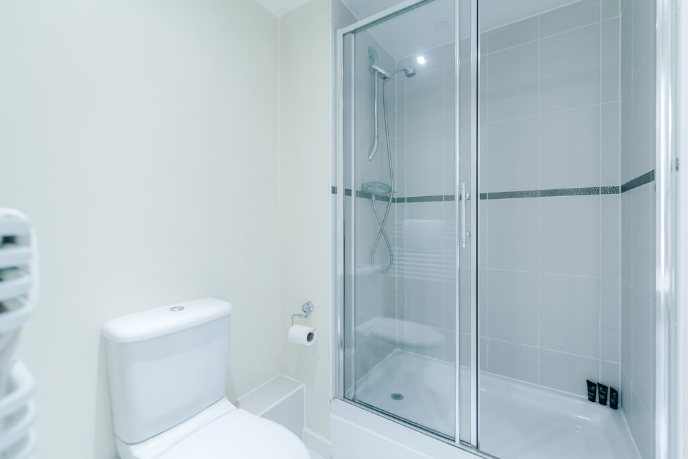 Guildford Vacations - Roomspace Apartments-Courtyard Guildford - Property Image 28