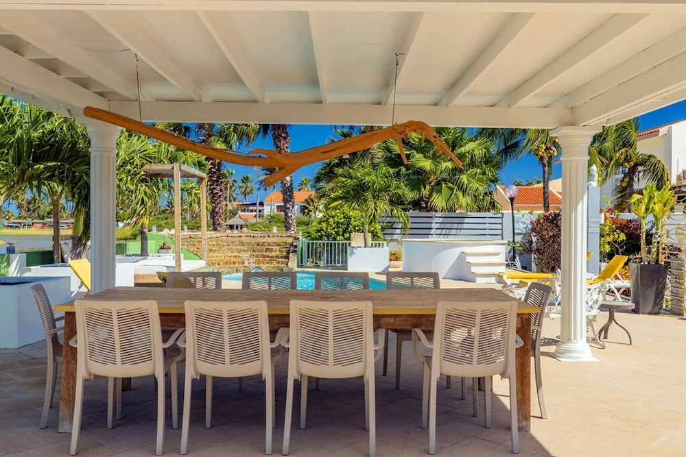Poolside Apt Ibiza Poolside Apt -2 bd 2 Bath-kitchen-modern Hotel