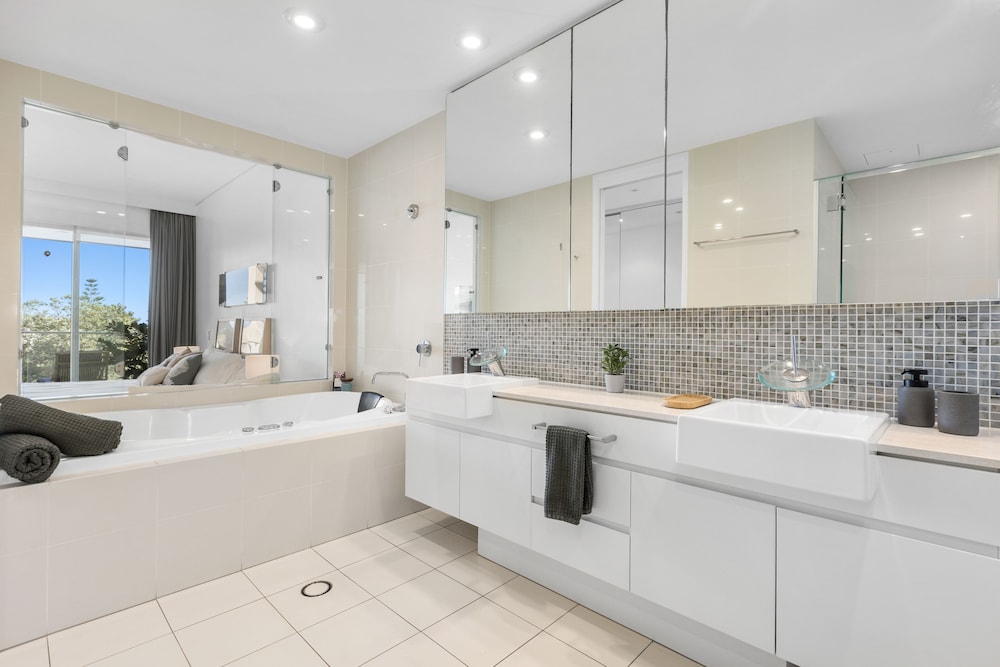 Luxury Apartments on Bells Boulevard