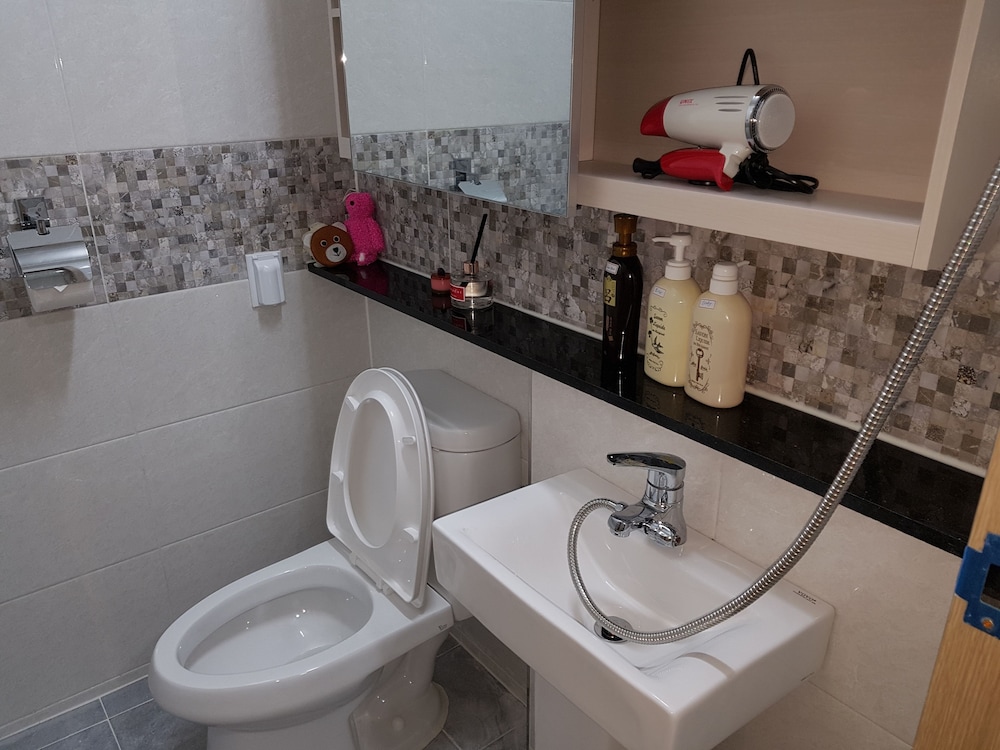 Buzz Guest House - Hostel
