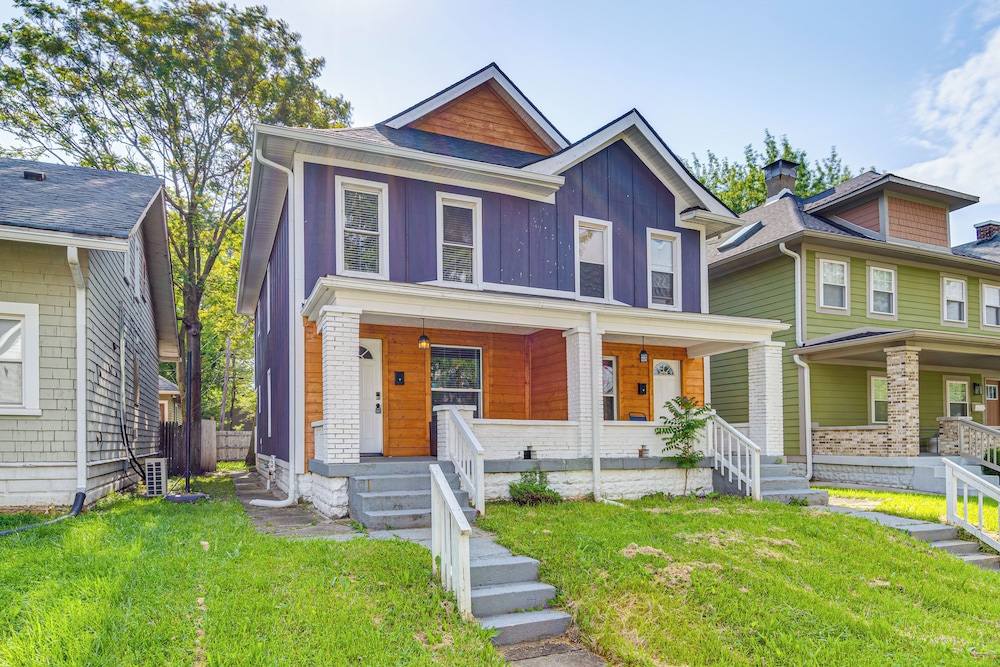 2 Mi to Mass Ave: Convenient Townhome w/ Yard!