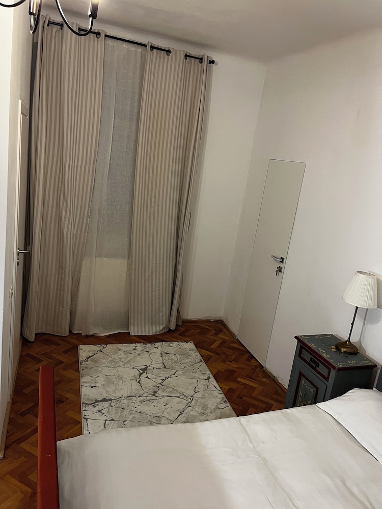 Suite 49