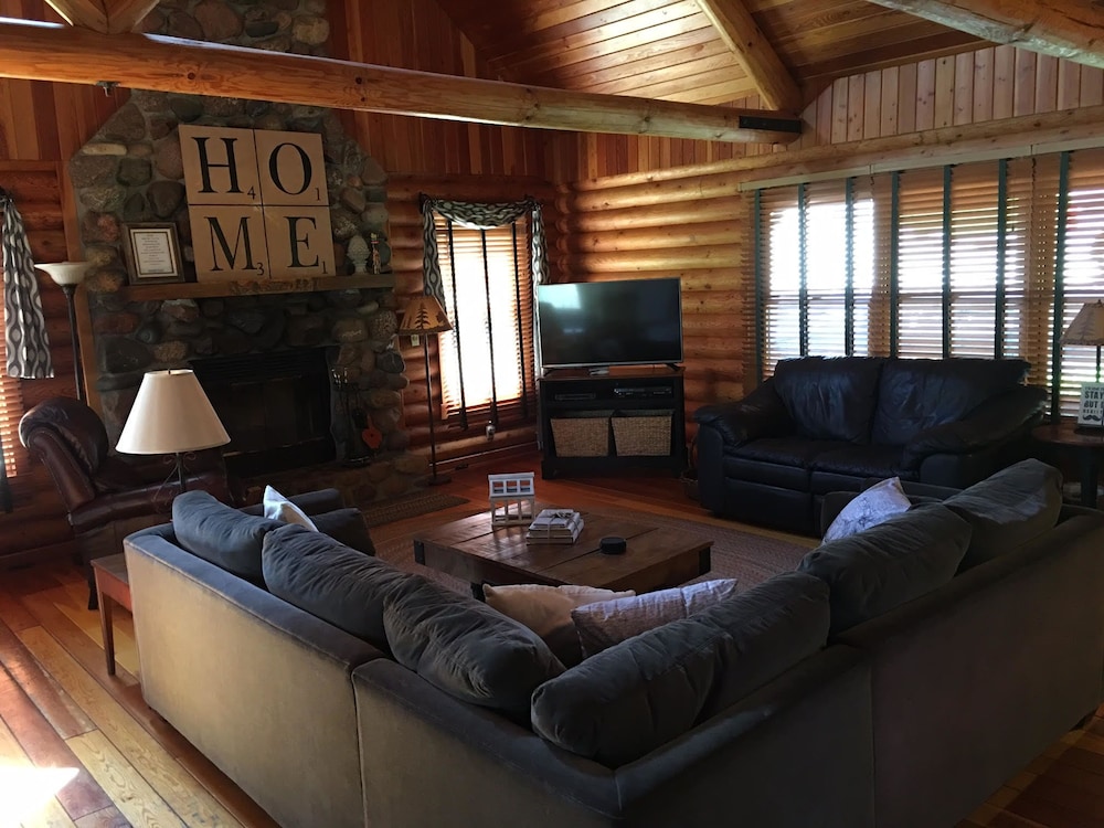 Galena Vacations - Shorewood House - Property Image 2