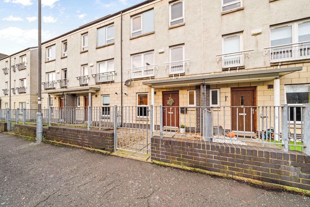 Urban Elegance 5-Bed Glasgow Home