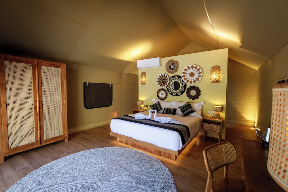Barefoot Glamping