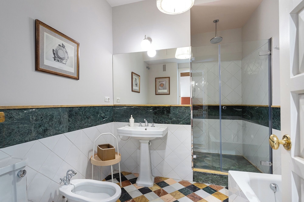 Traditional House With Private Terrace. Campamento