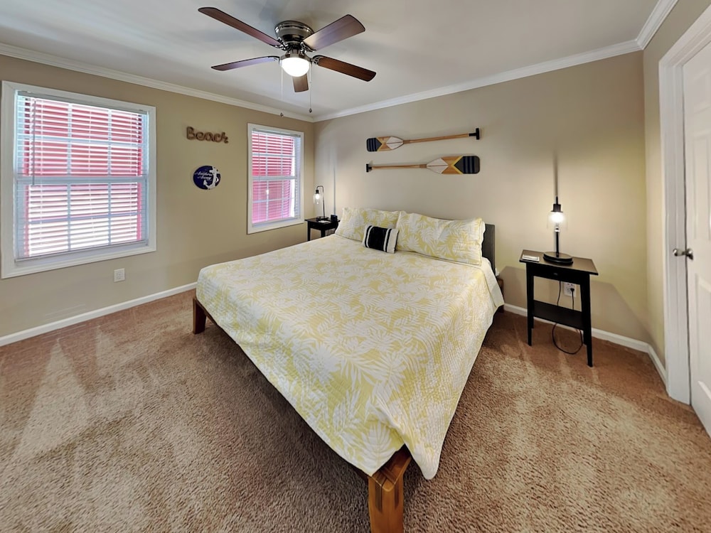 Starboard Shores by Topsail Realty